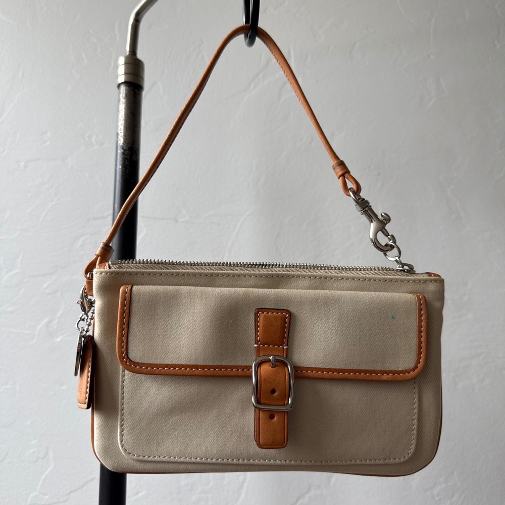 Coach Hamptons Canvas Wristlet Bag Cream Tan Leather Trim Heart Charm